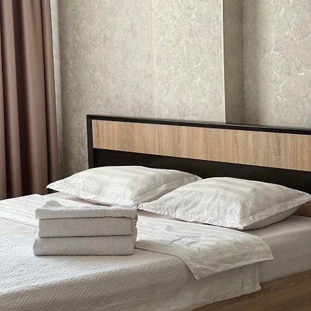 Apartamento Promenade Bishkek Exterior foto