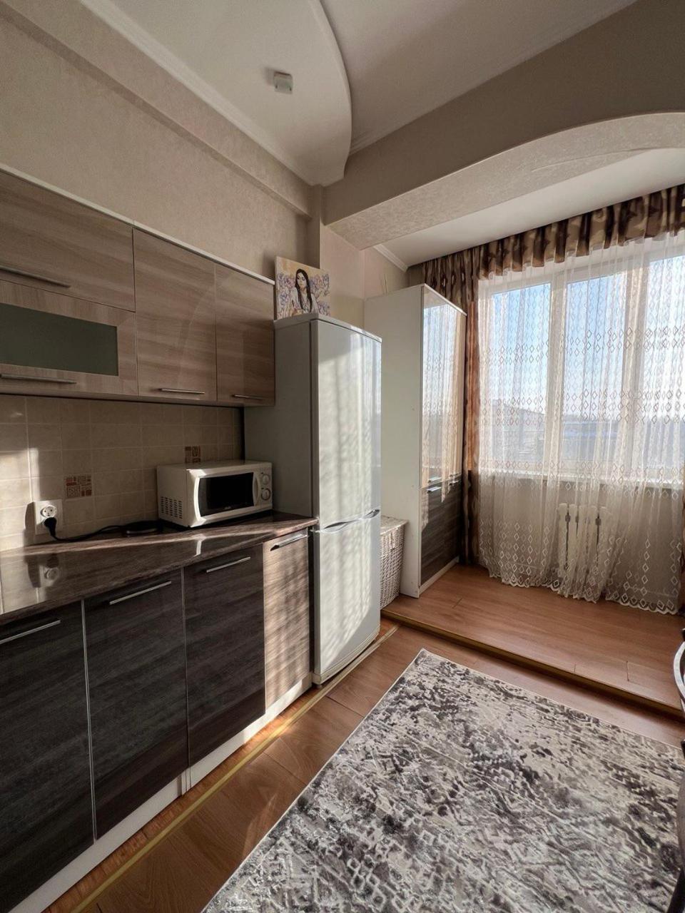 Apartamento Promenade Bishkek Exterior foto