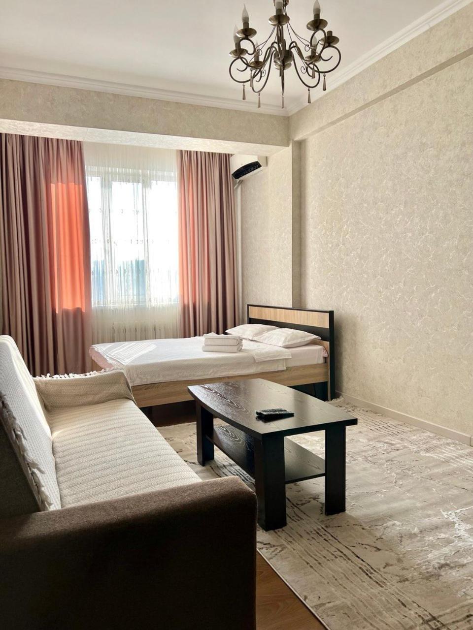 Apartamento Promenade Bishkek Exterior foto